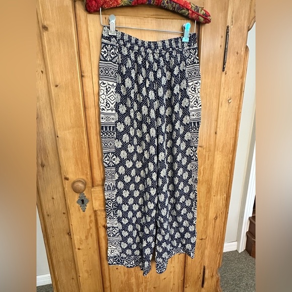 Solitaire Wide Leg Lightweight Indian Inspired Pants. Size Small Navy & White - Picture 2 of 9